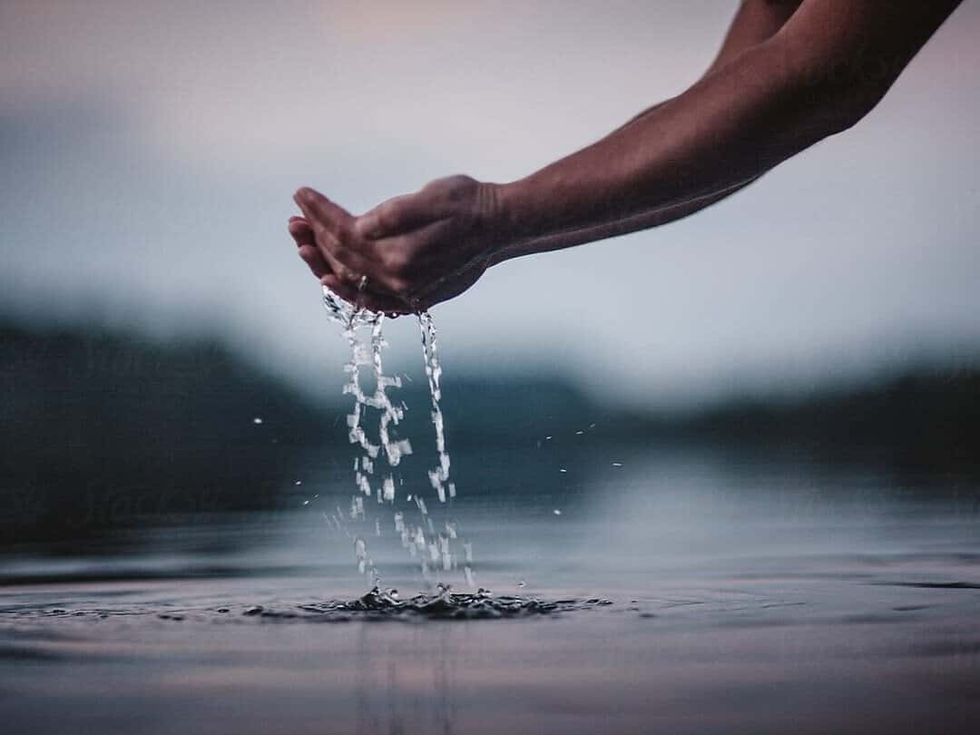 Piscina sustentável com micróbios benéficos